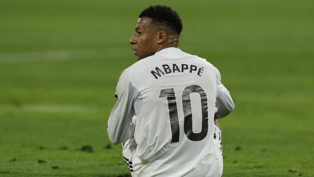 Kylian Mbappé dan Achraf Hakimi Berlatih Bersama di UD Ibiza